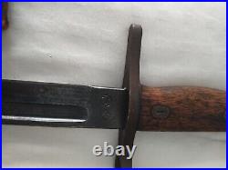 WWII Japanese Type 30 Bayonet Straight Quillion withWooden Scabbard a-x